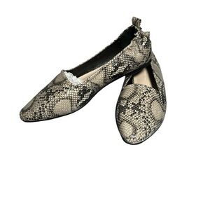New‎ in box, French Connection Snakeskin Print Flats
